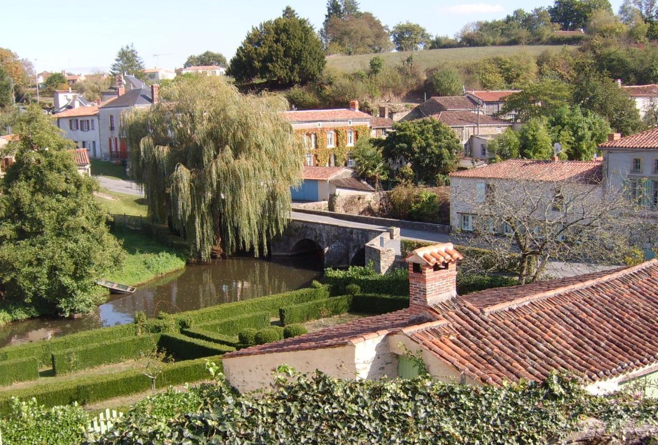 Chambres De La Porte Aux Moines Vouvant Bagian luar foto