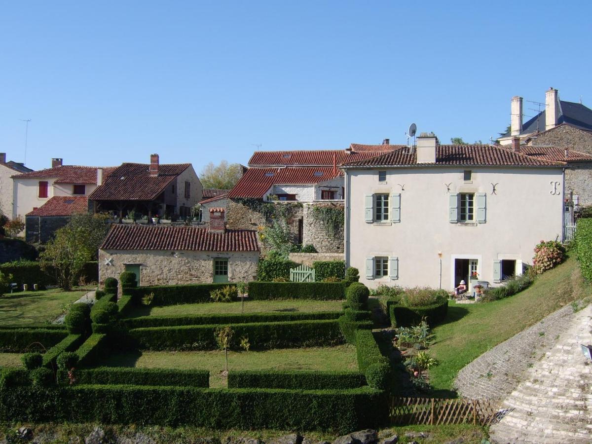 Chambres De La Porte Aux Moines Vouvant Bagian luar foto